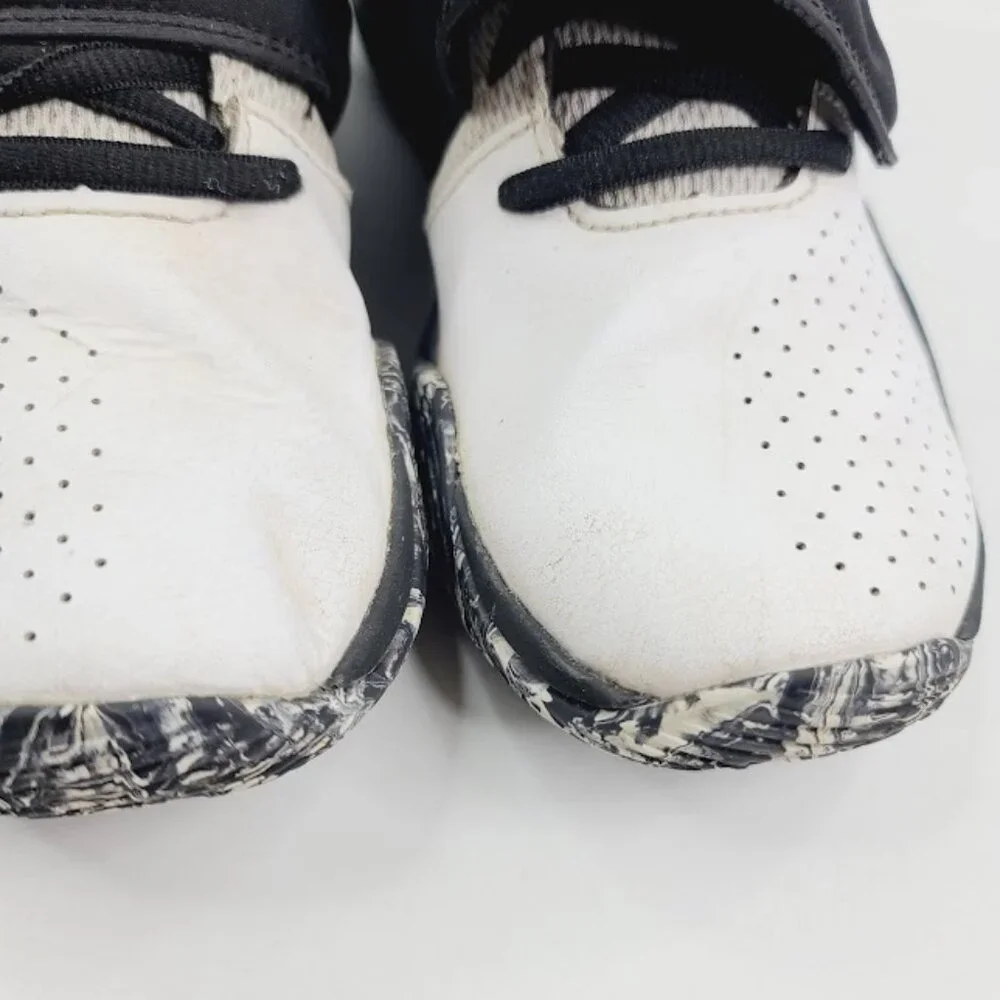 Under Armour Boy's Black White Zone BB Low Top Casual‎ Sneaker Shoes Size 6Y